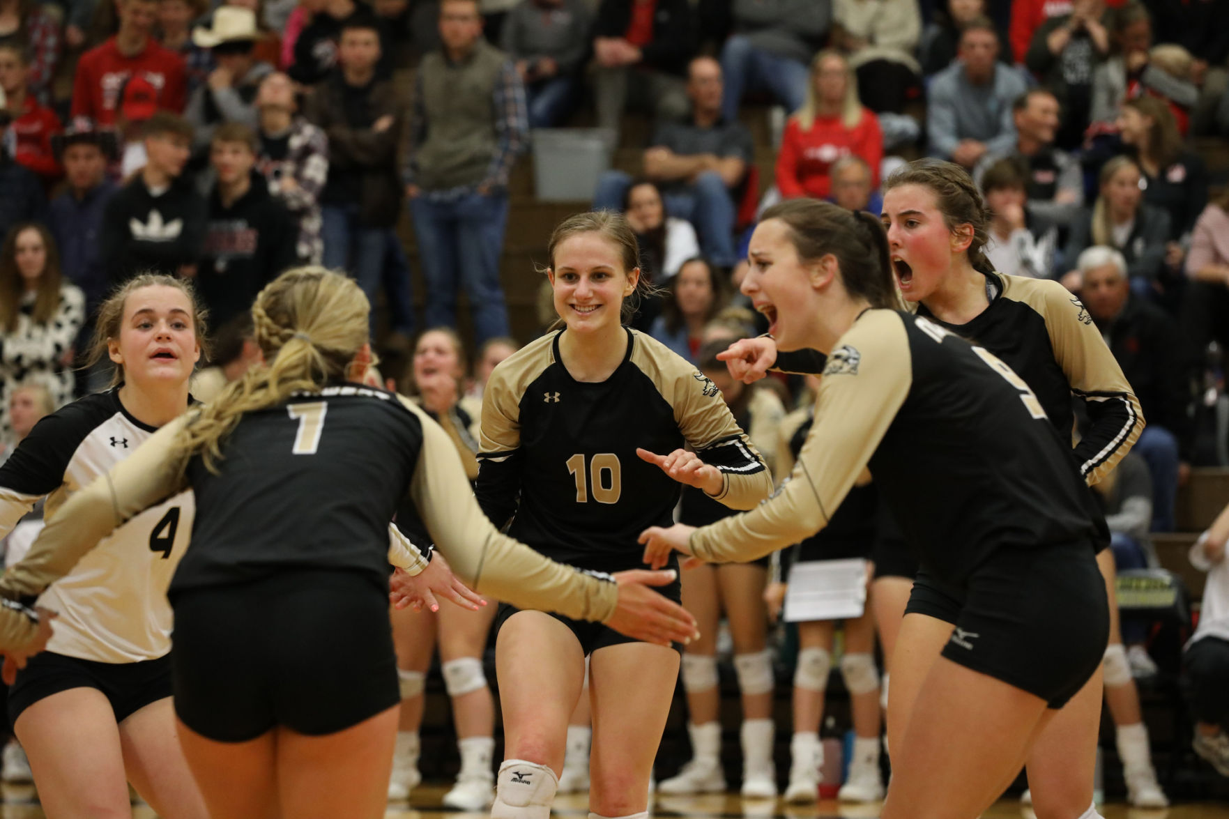 Outtakes_103119_northwestauroravball_zlm038A.JPG